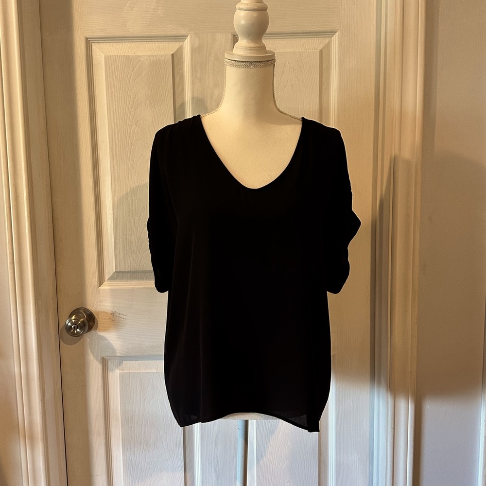 Elegant Black Women's Sheer Top EUC Like new. Large Lush